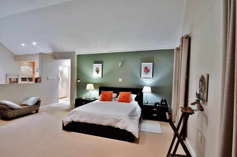 5 Bedroom Property for Sale in Hillcrest Western Cape